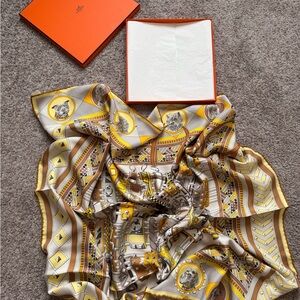 Hermes carre dog scarf 90 (100% silk)